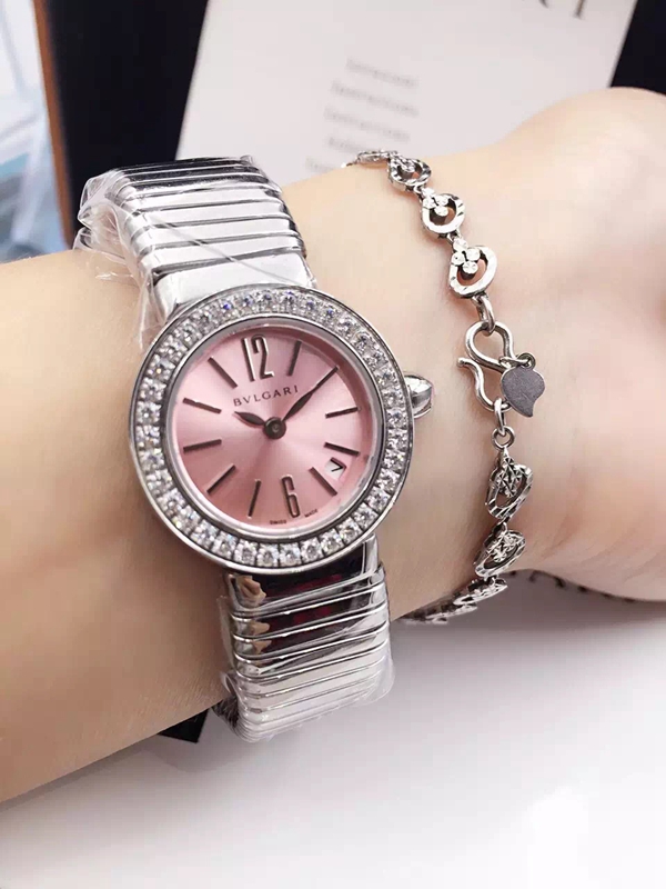 ブルガリ時計正面デザイン